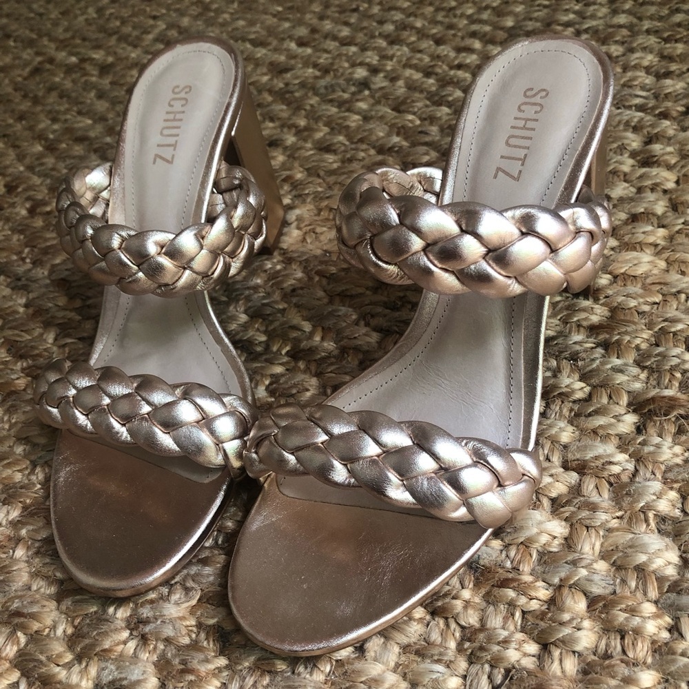 New: Schutz Myreh Napa Leather Block Heel. Gold. Size 9.5